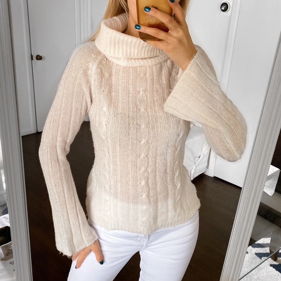 🐚 OUTFIT RETRO IVORY RIBBED CABLE KNIT BELL SLEEVE TURTLENECK SWEATER! - Picture 1 of 8